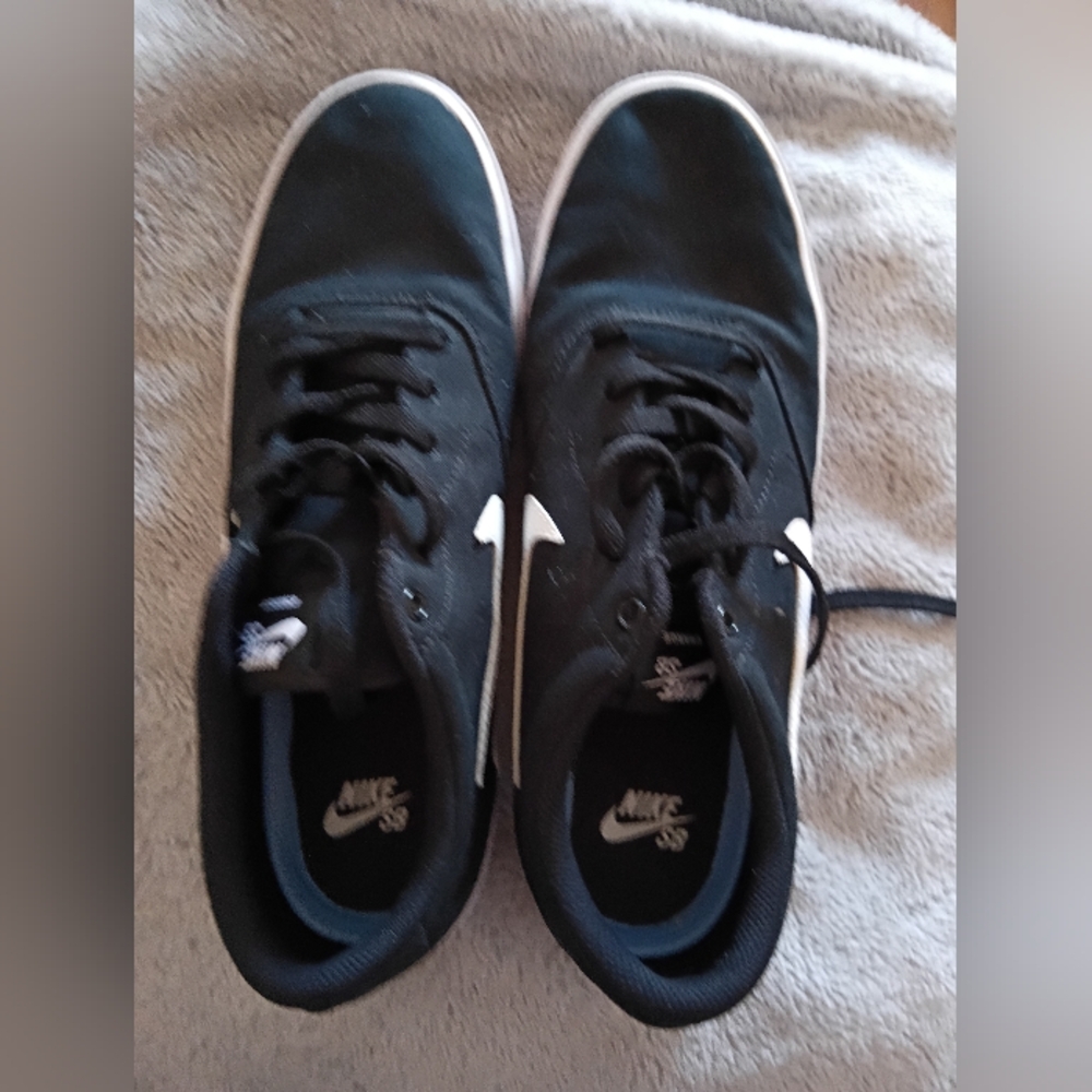 Nike Men's Black Sneakers